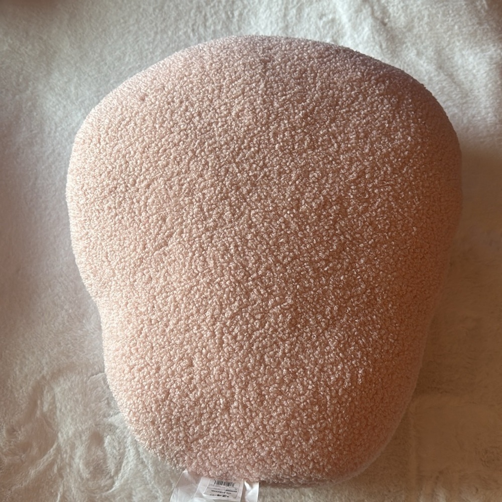 🩷☠️Pink heart eyes Skull Head Pillow Halloween Skeleton Tiktok Viral NWT 🩷☠️ - Picture 4 of 7